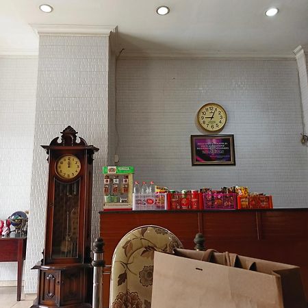 B Blue Hotel Malang Dış mekan fotoğraf