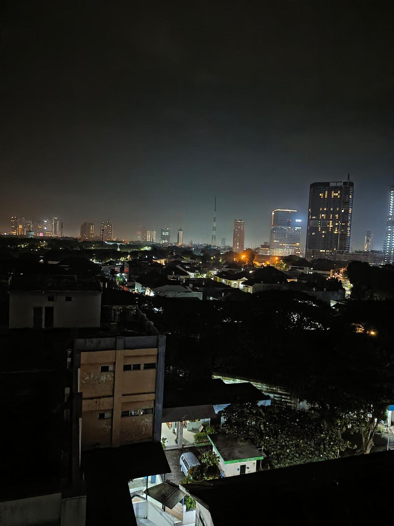 B Blue Hotel Malang Dış mekan fotoğraf