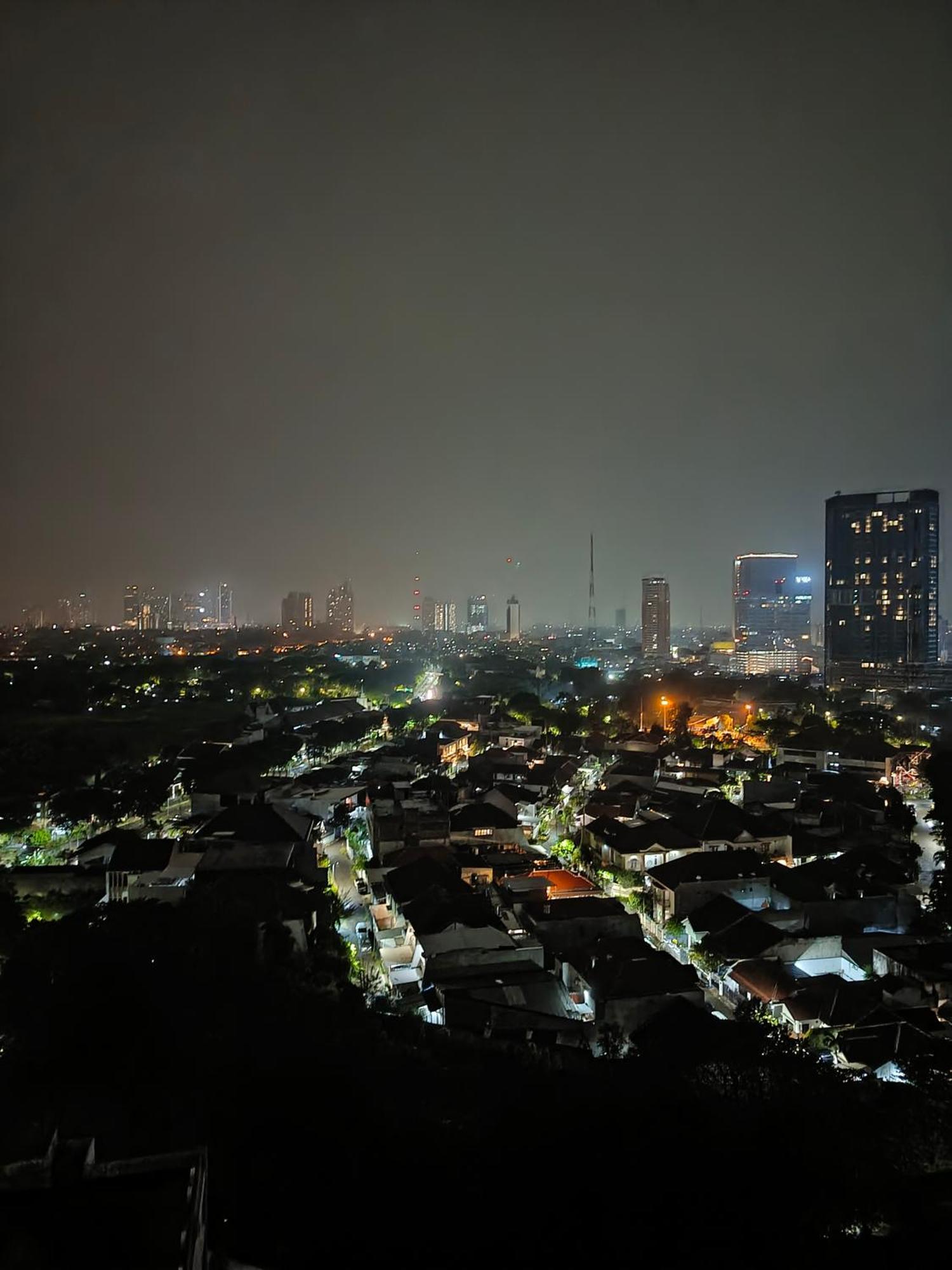 B Blue Hotel Malang Dış mekan fotoğraf