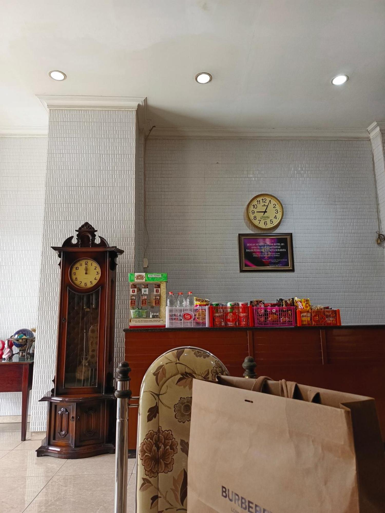 B Blue Hotel Malang Dış mekan fotoğraf